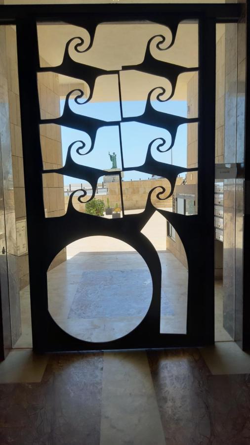 Potato Beach Apartment At Beach Front & Sea View لاغوس المظهر الخارجي الصورة