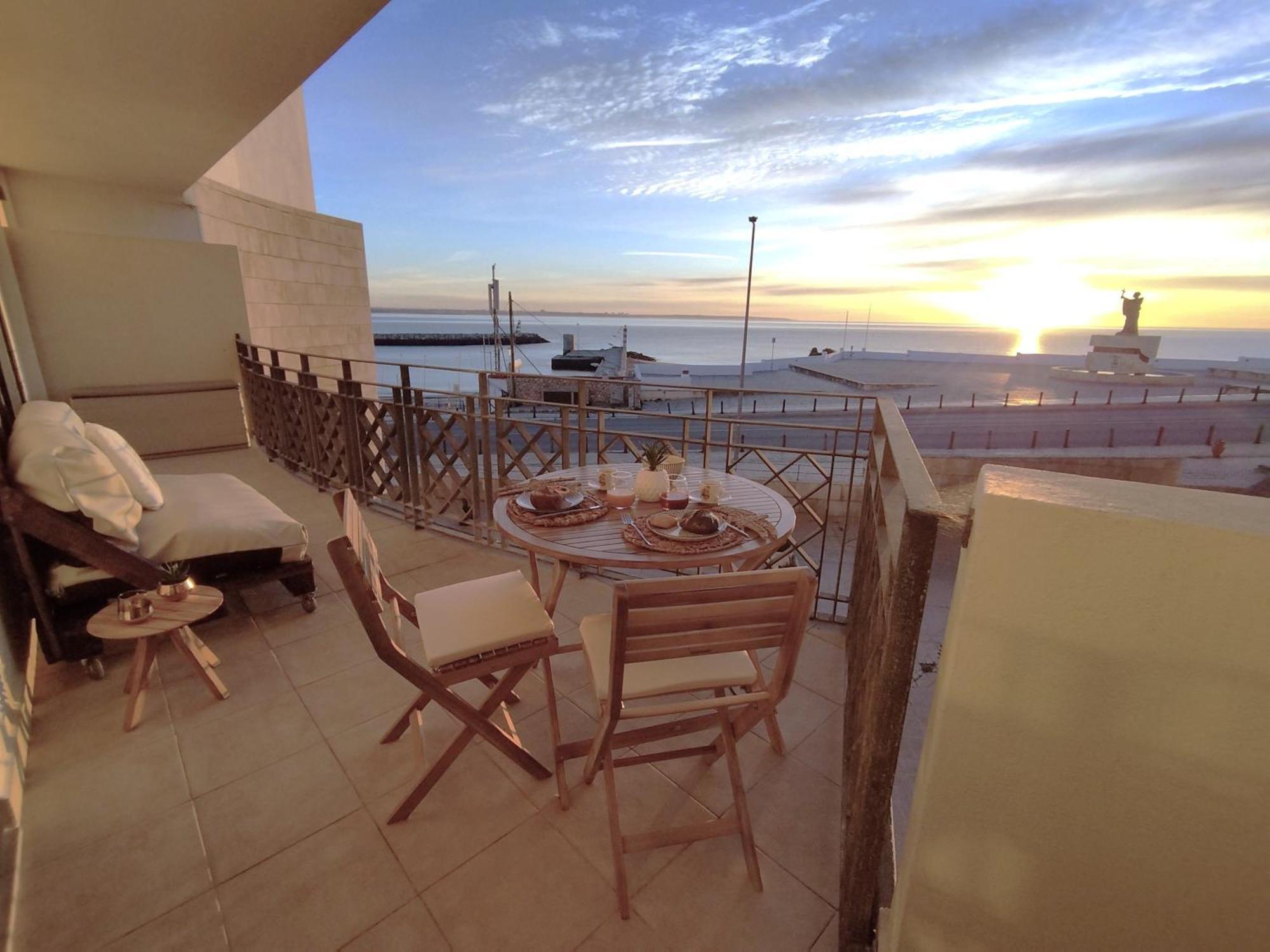 Potato Beach Apartment At Beach Front & Sea View لاغوس المظهر الخارجي الصورة